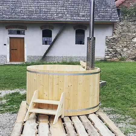 بيت للعطل Usedlost Jindrichovice